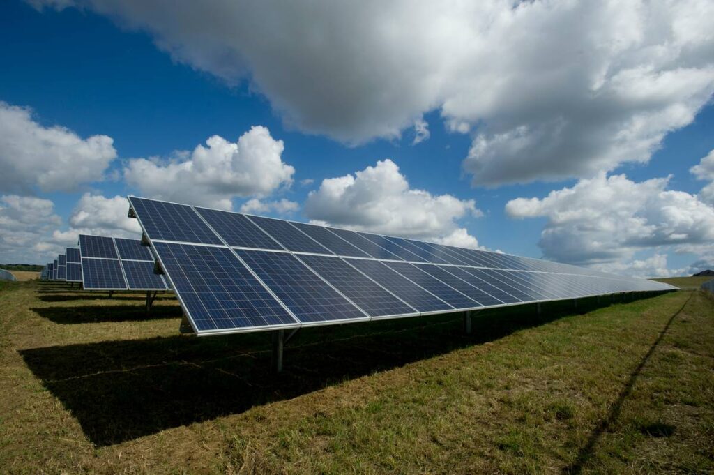 MPPT Charge Controller Definition: 7 Essential Ways to Avoid Costly Solar Setup Mistakes